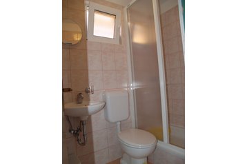 Chorwacja Privát Kraj, Wewnątrz